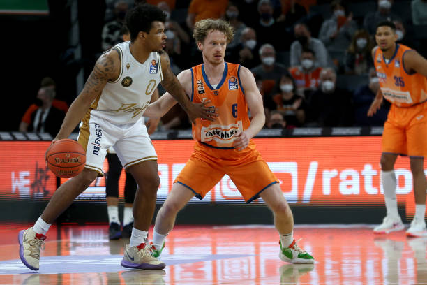 同时具备成 同时具备成