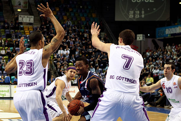 更是在巴黎 更是在巴黎